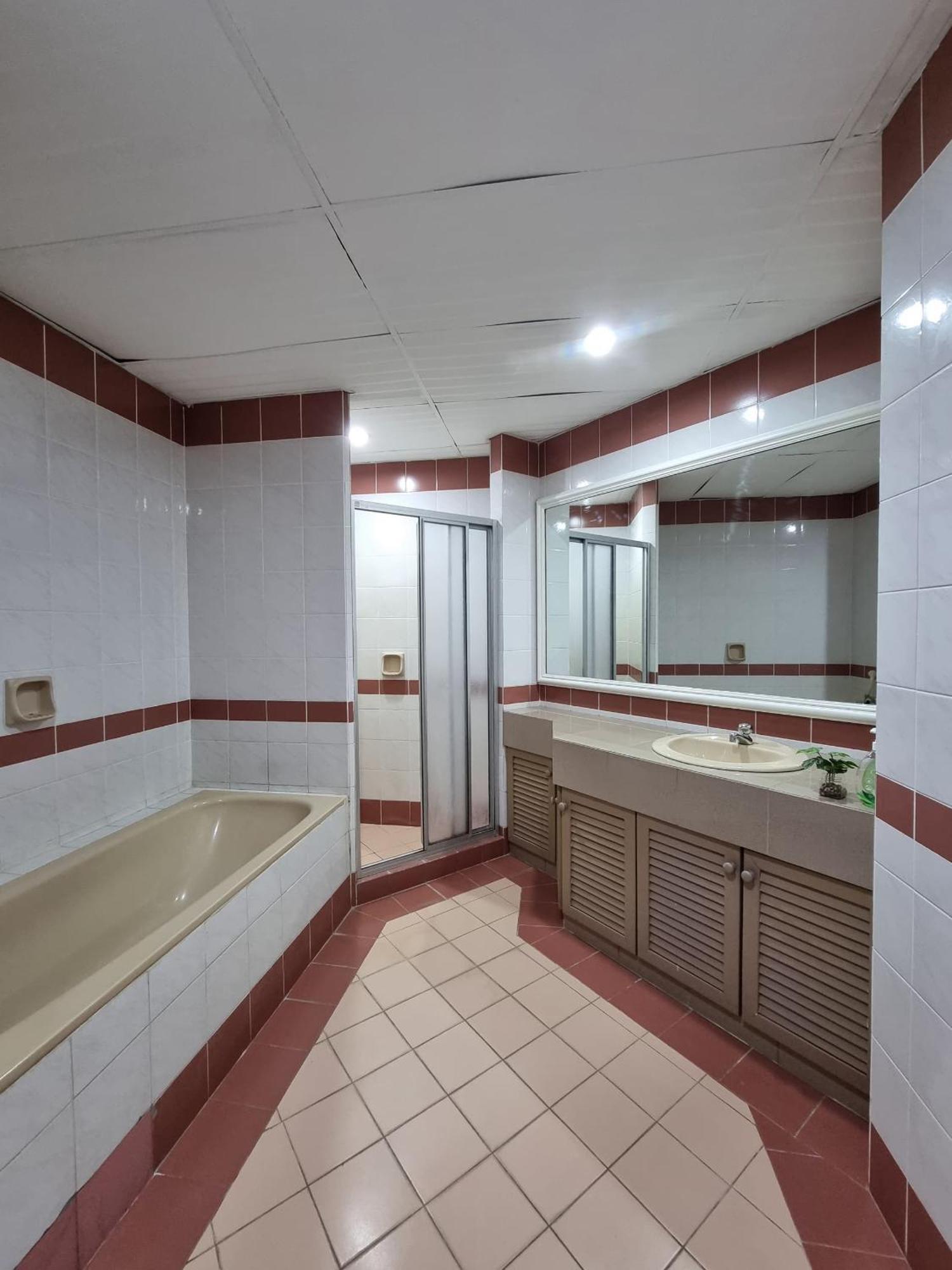 Cozzzy Hut Riverbank Suites Kuching With Spectacular River View 外观 照片