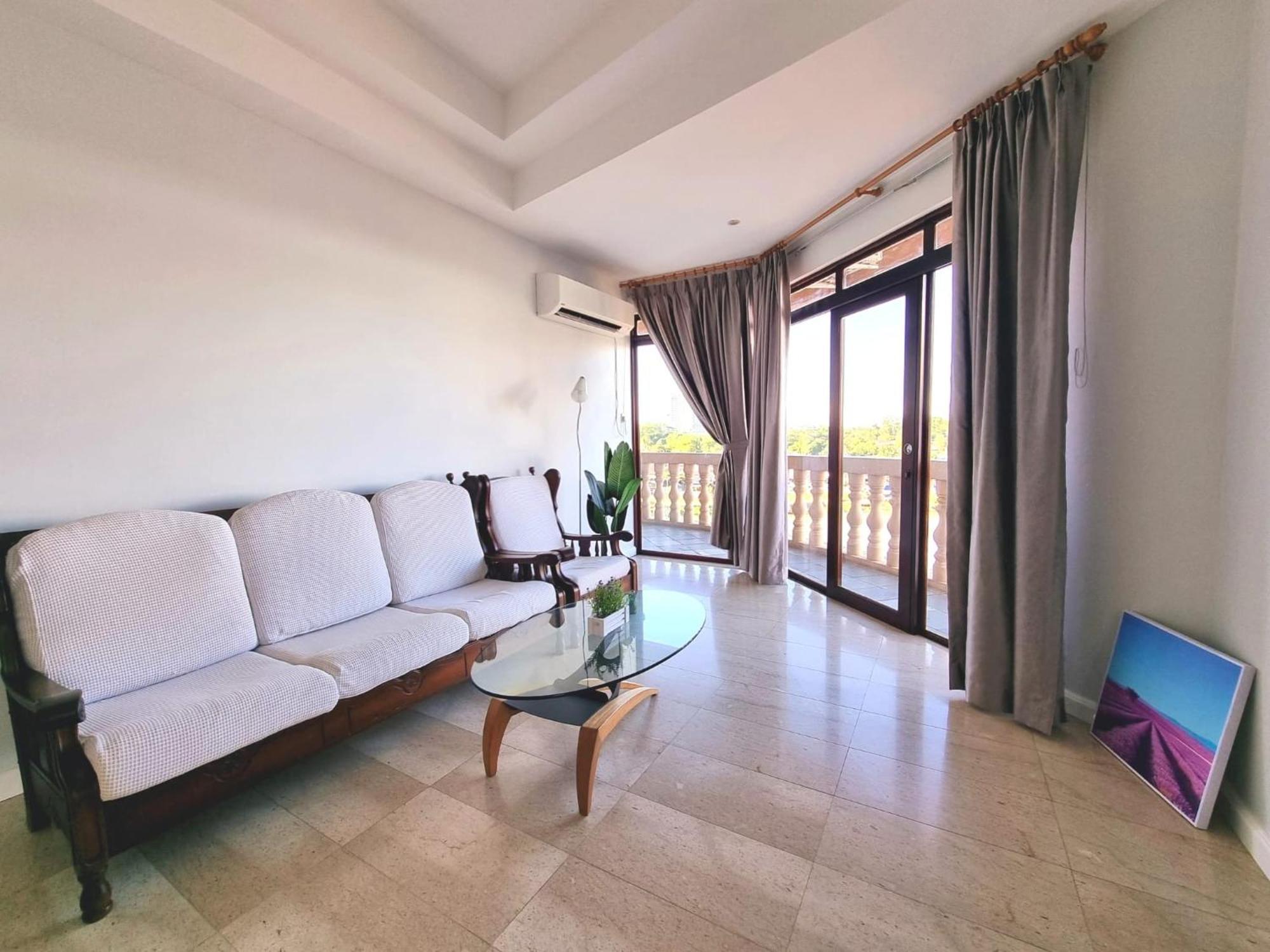 Cozzzy Hut Riverbank Suites Kuching With Spectacular River View 外观 照片